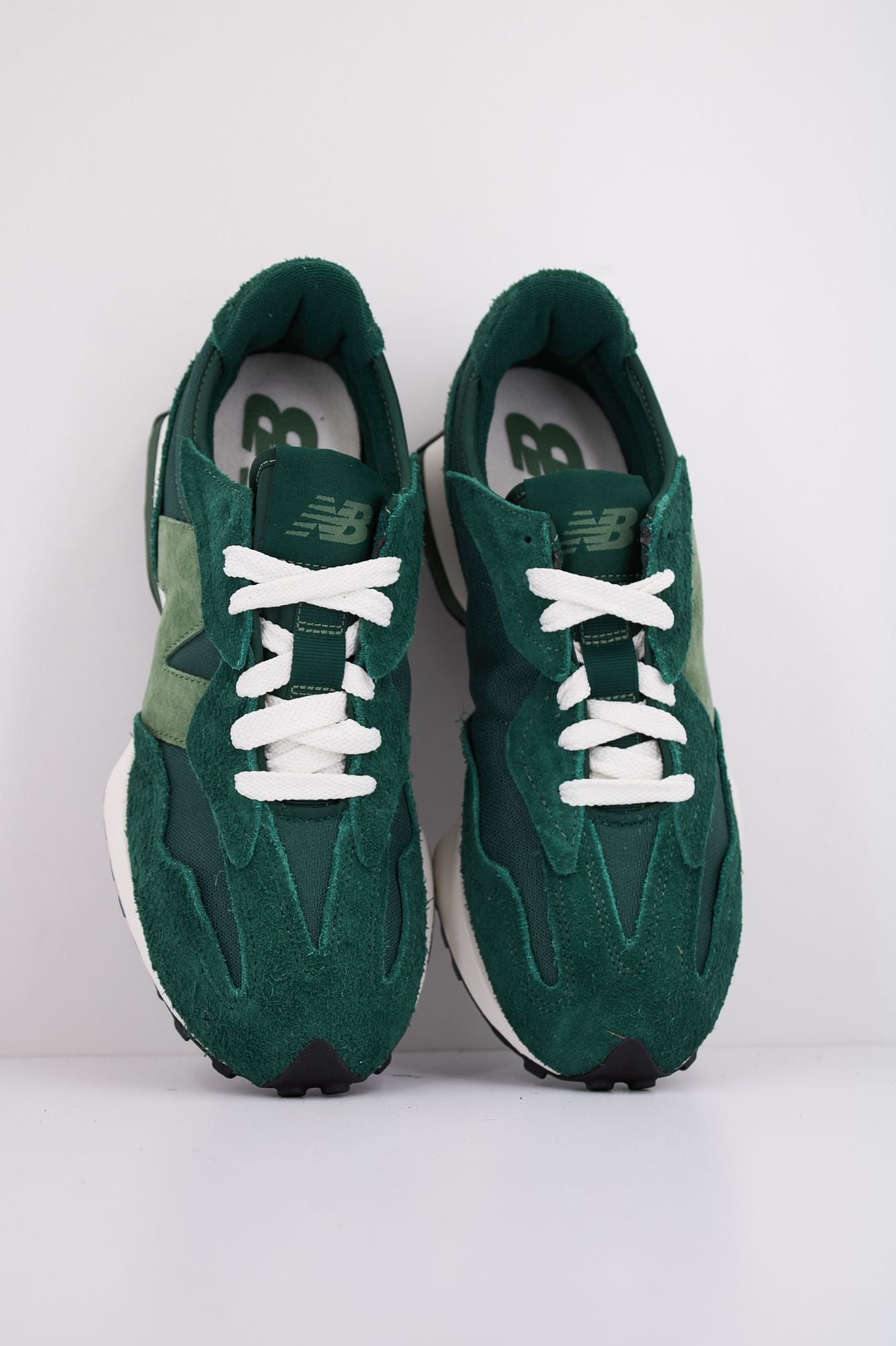 NEW BALANCE U327 WTB en color VERDE (3)