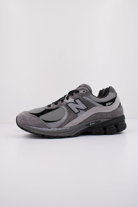 NEW BALANCE M2002 RCL  en color GRIS (1)