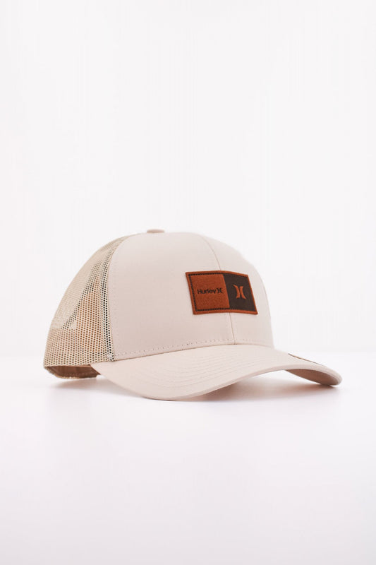 HURLEY M FAIRWAY TRUCKER HAT en color BEIS (2)