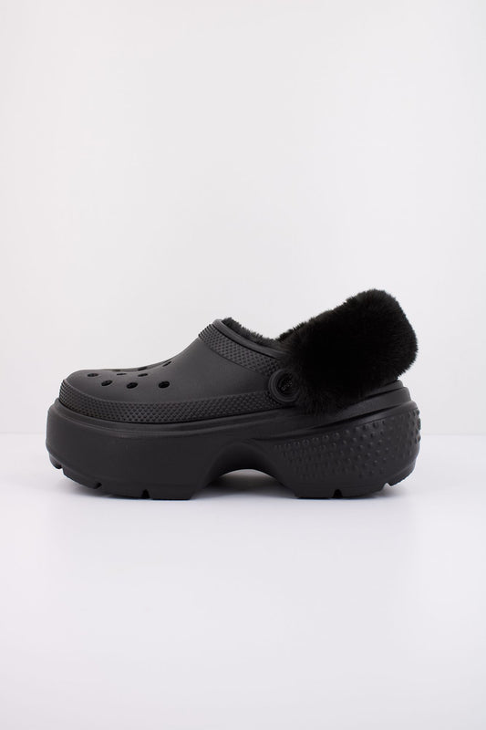 CROCS STOMP LINED CLOG en color NEGRO (1)