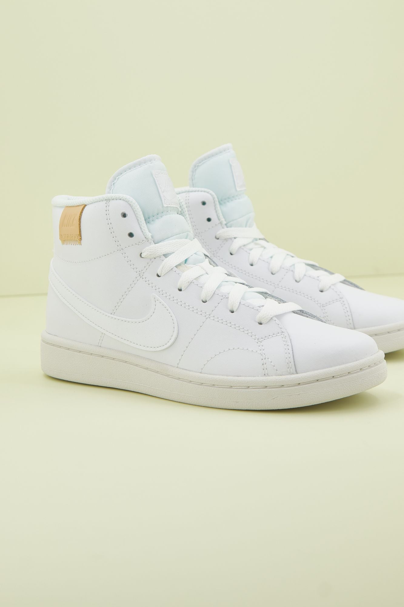 NIKE COURT RoOYALE 2 MID en color BLANCO (1)