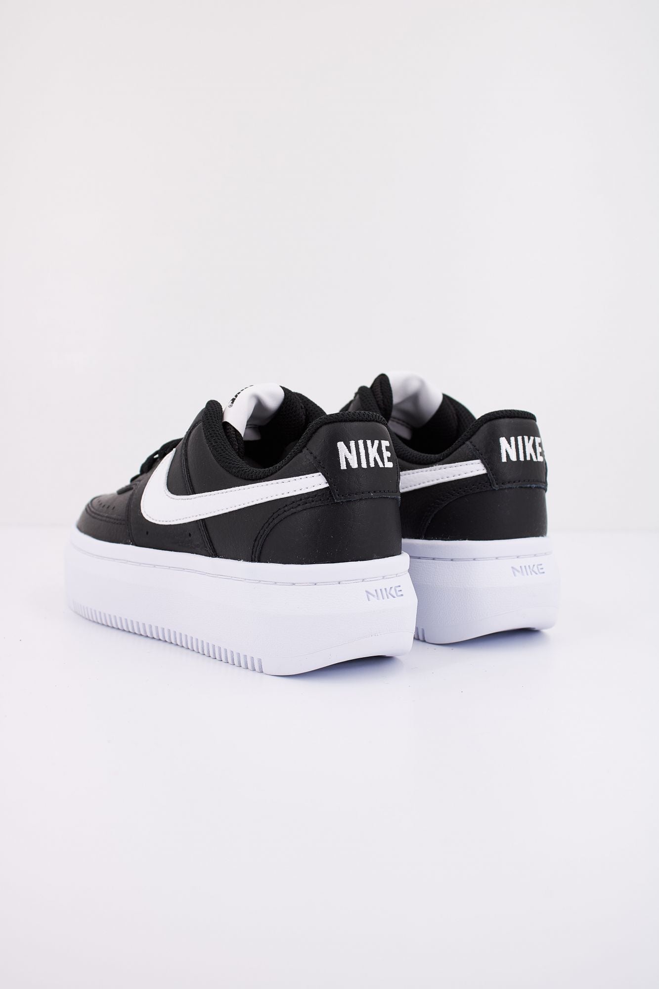 NIKE COURT VISION ALTA LTR en color NEGRO (4)