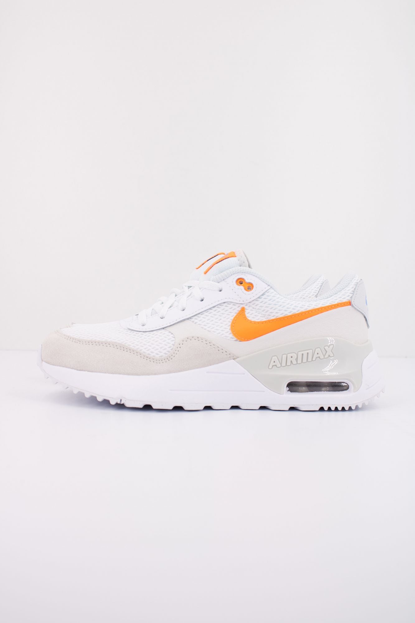 NIKE MAX SYSTM en color BLANCO (1)