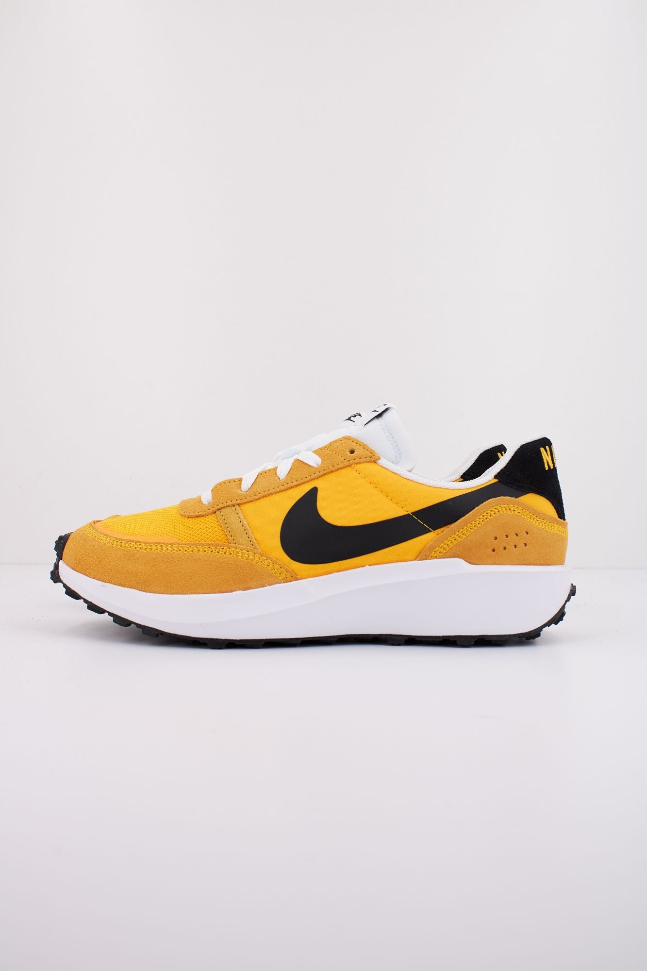 NIKE WAFFLE DEBUT en color AMARILLO (1)