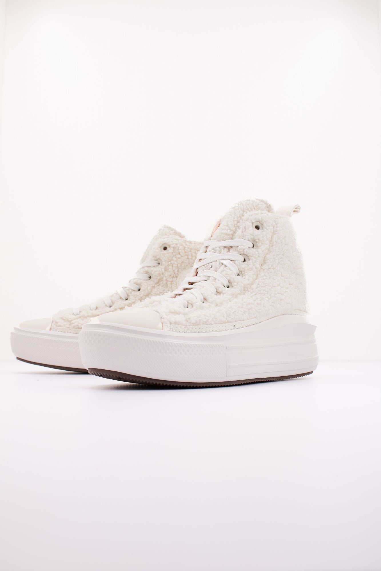 CONVERSE CHUCK TAYLOR ALL STAR  MOVE HI en color BEIS (2)