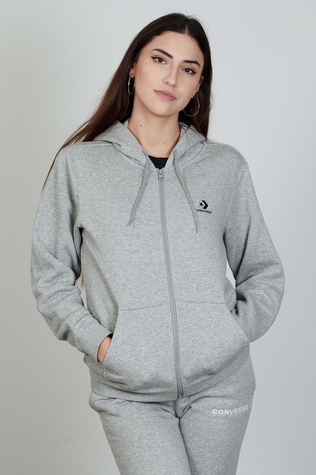 CONVERSE STAR CHEVRON CREW BB en color GRIS (1)