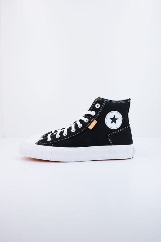 CONVERSE CHUCK TAYLOR ALT STAR CANVAS  en color NEGRO (1)