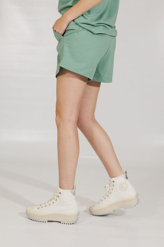 CONVERSE CHUCK TAYLOR EMBRO SHORT en color VERDE (2)