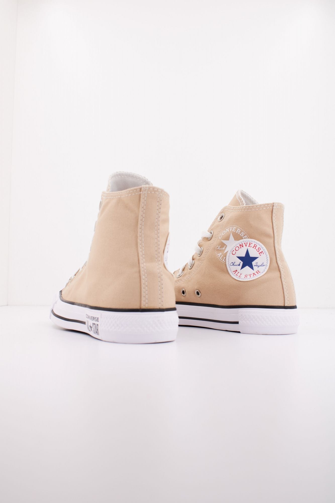 CONVERSE CTAS HI NUTTY en color BEIS (3)