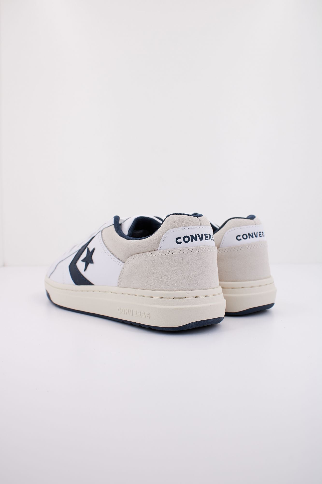 CONVERSE PRO BLAZE CLASSIC LEATHER & SUEDE  en color BLANCO (4)