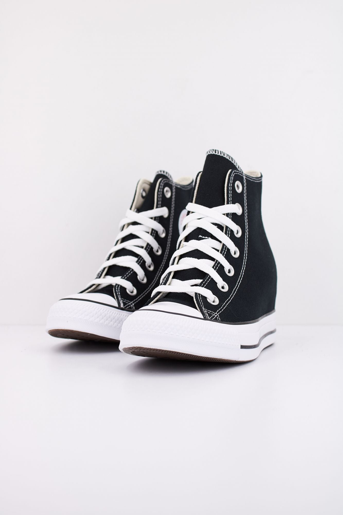 CONVERSE  CHUCK TAYLOR ALL STAR WENDGE PLATFORM en color NEGRO (2)