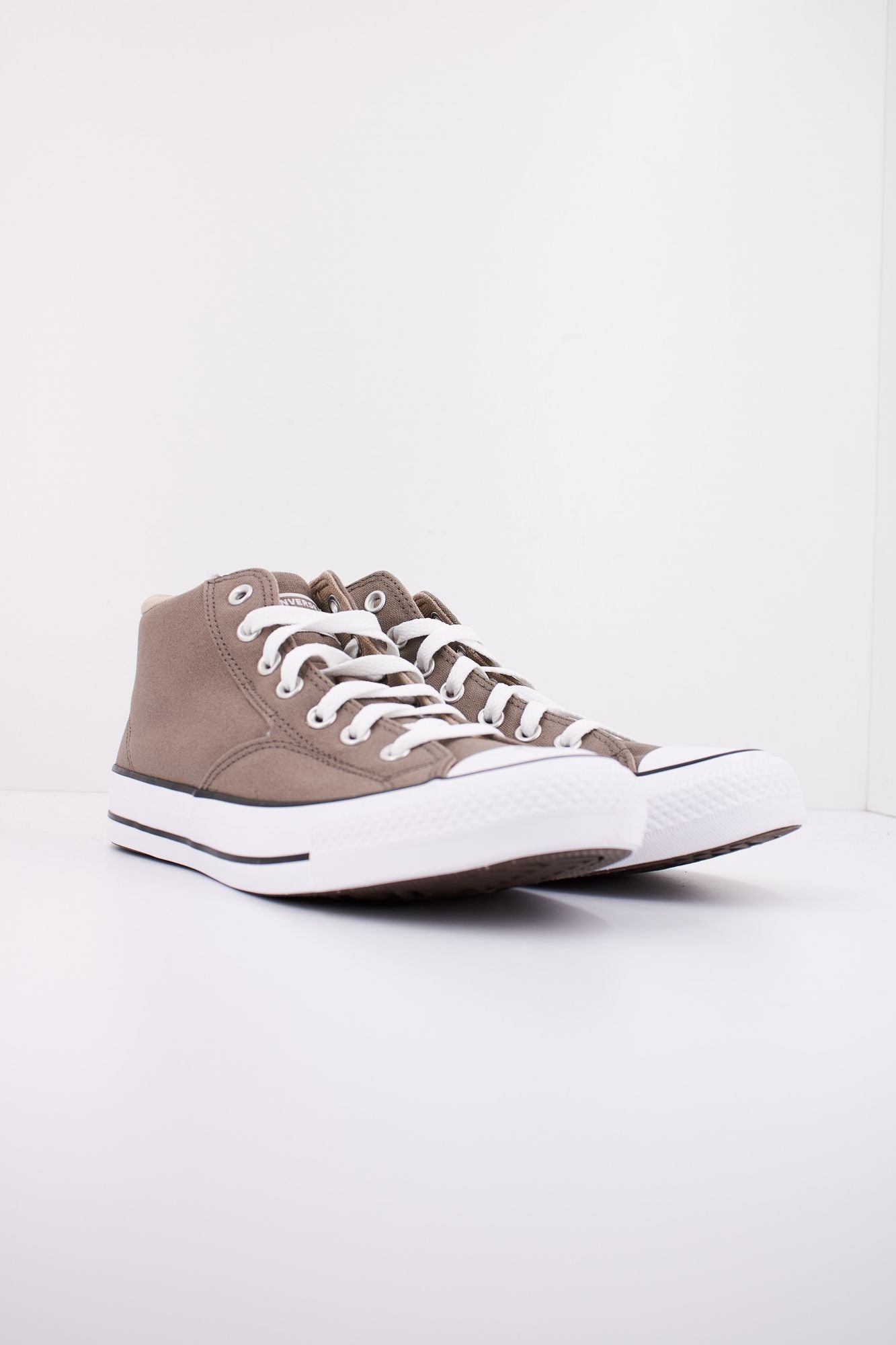 CONVERSE CHUCK TAYLOR ALL STAR MALDEN STREET MID en color MARRON (2)