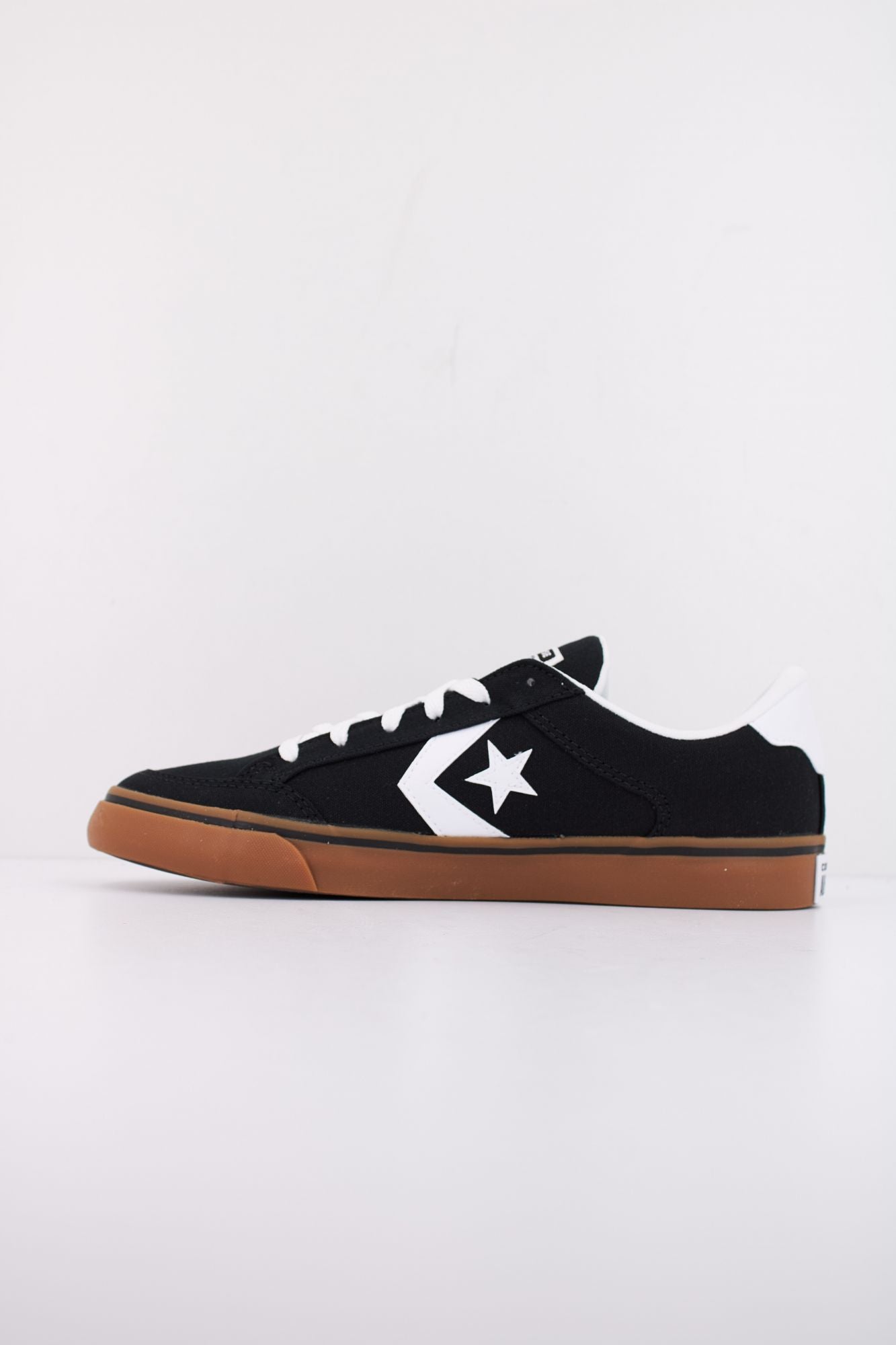 CONVERSE TOBIN OX en color NEGRO (1)