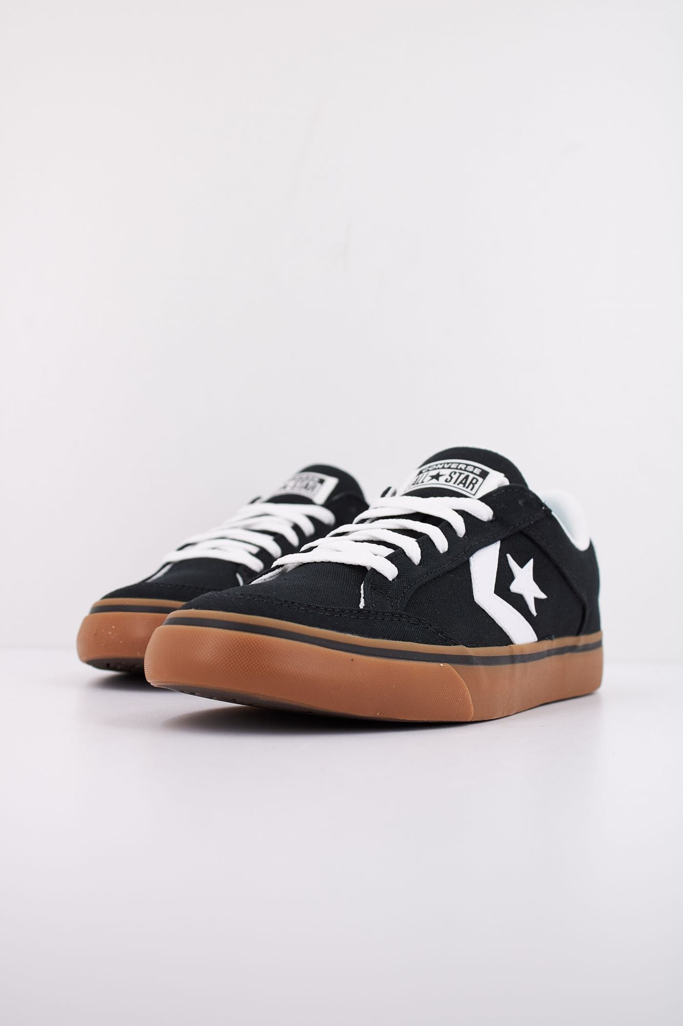 CONVERSE TOBIN OX en color NEGRO (2)