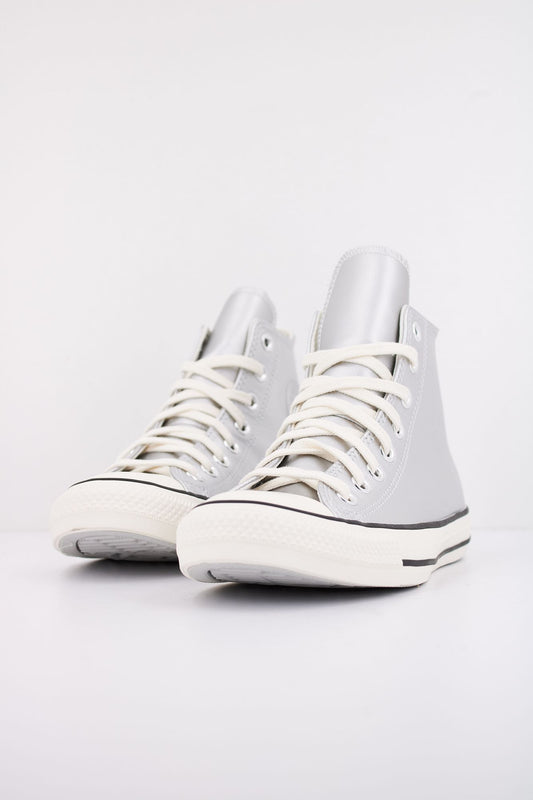 CONVERSE  CHUCK TAYLOR ALL STAR METALLIC LEATHER en color PLATA (2)