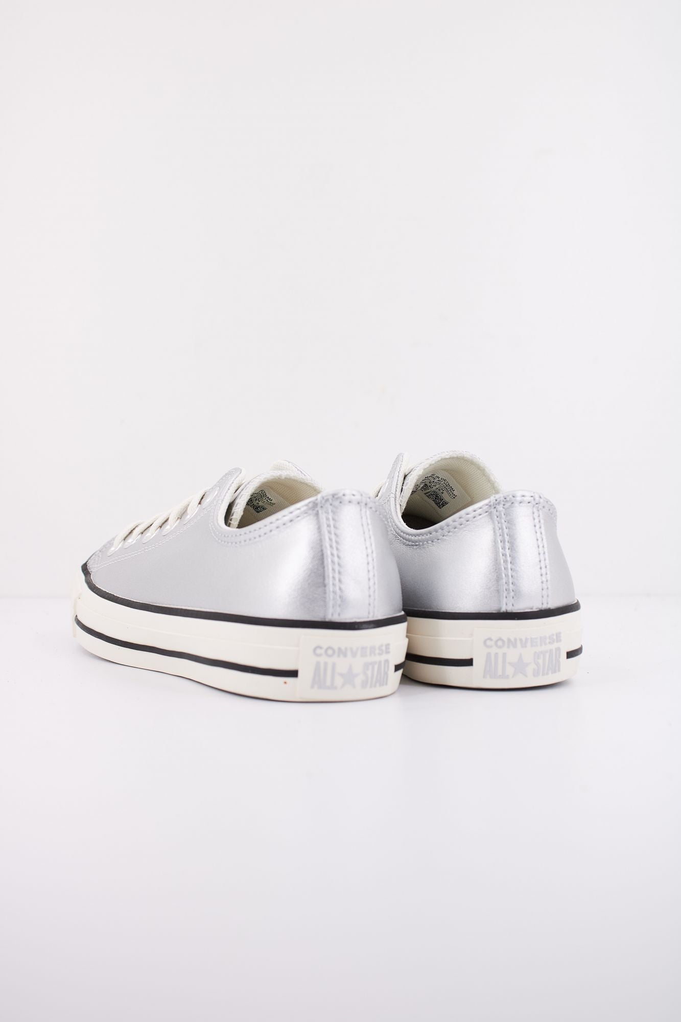 CONVERSE A11986C  en color PLATA (4)