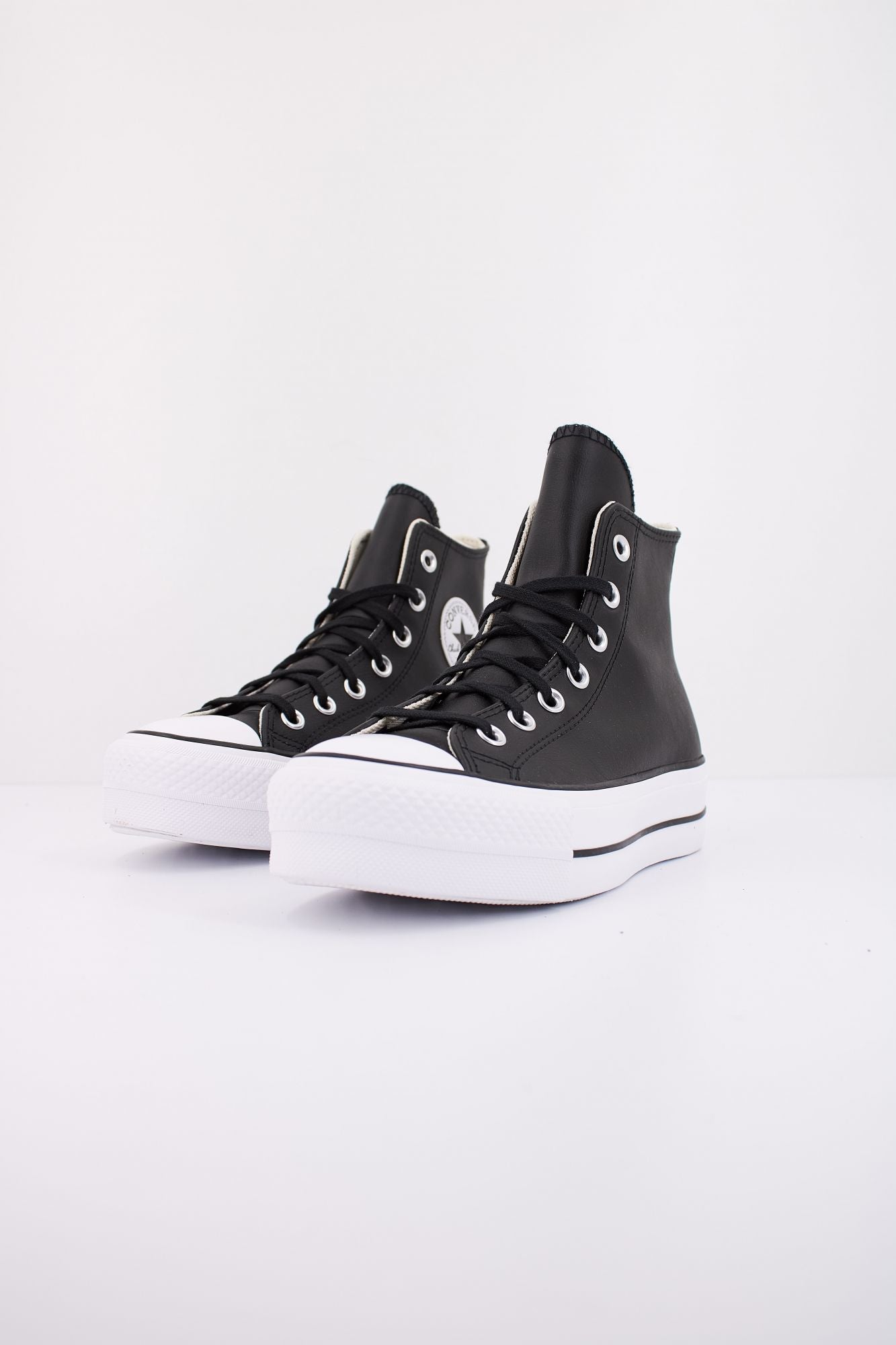 CONVERSE HI LIFT LEATHER en color NEGRO (2)