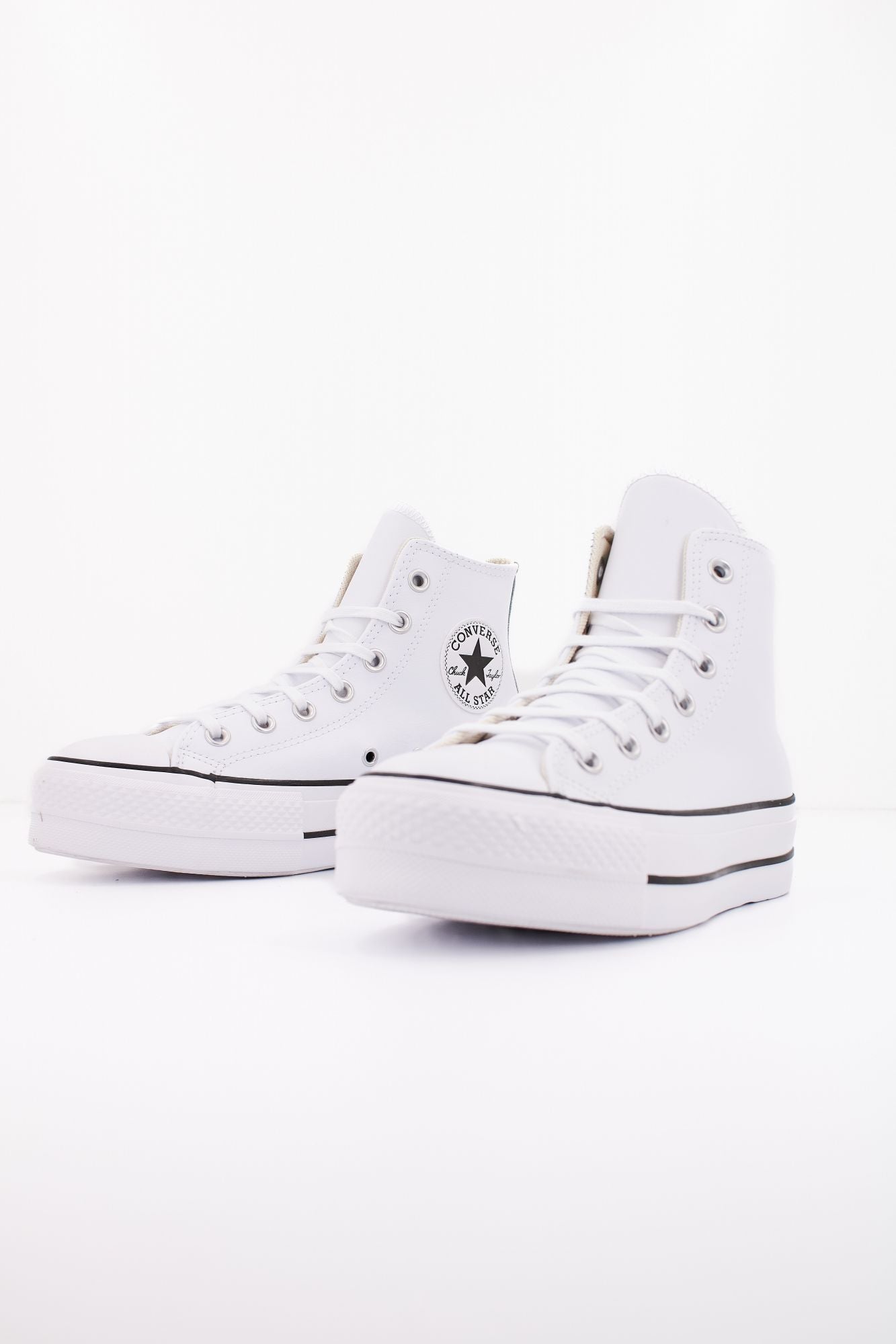 CONVERSE CHUCK TAYLOR ALL STAR PLATFORM LEATHER en color BLANCO (2)