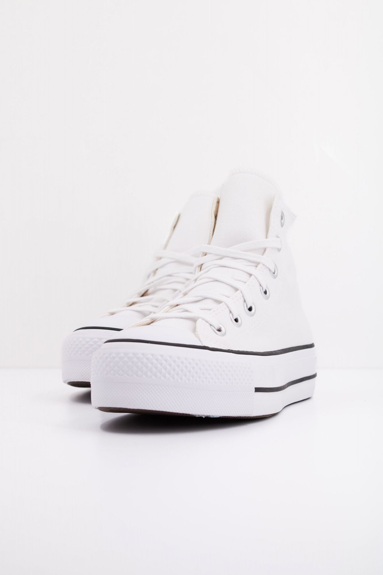 CONVERSE CHUCK TAYLOR ALL STAR LIFT PLATFORM en color BLANCO (2)