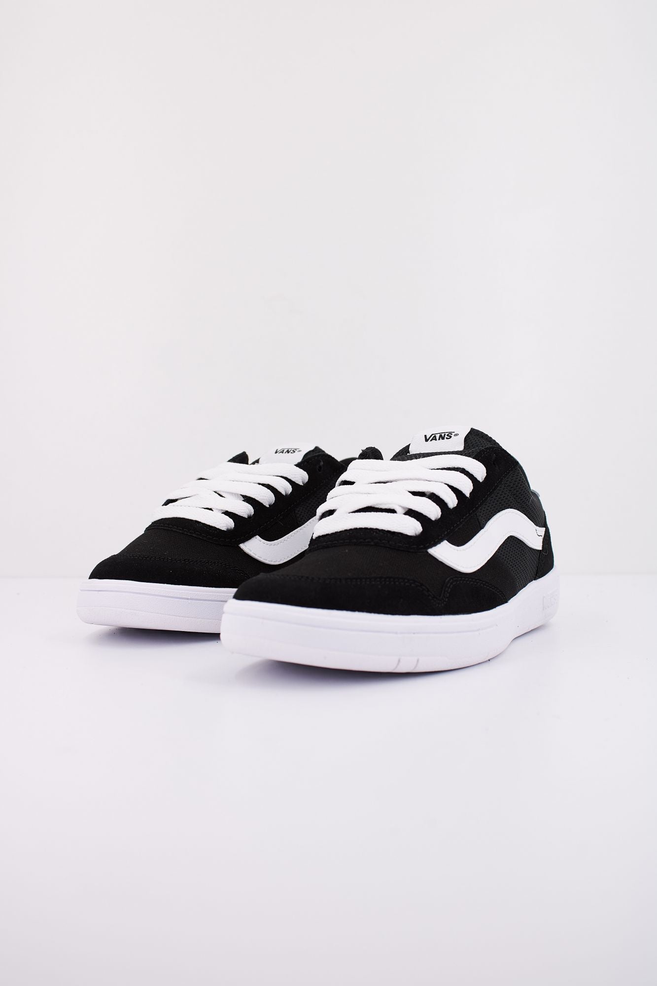 VANS CRUZE TOO CC STAPLE en color NEGRO (2)