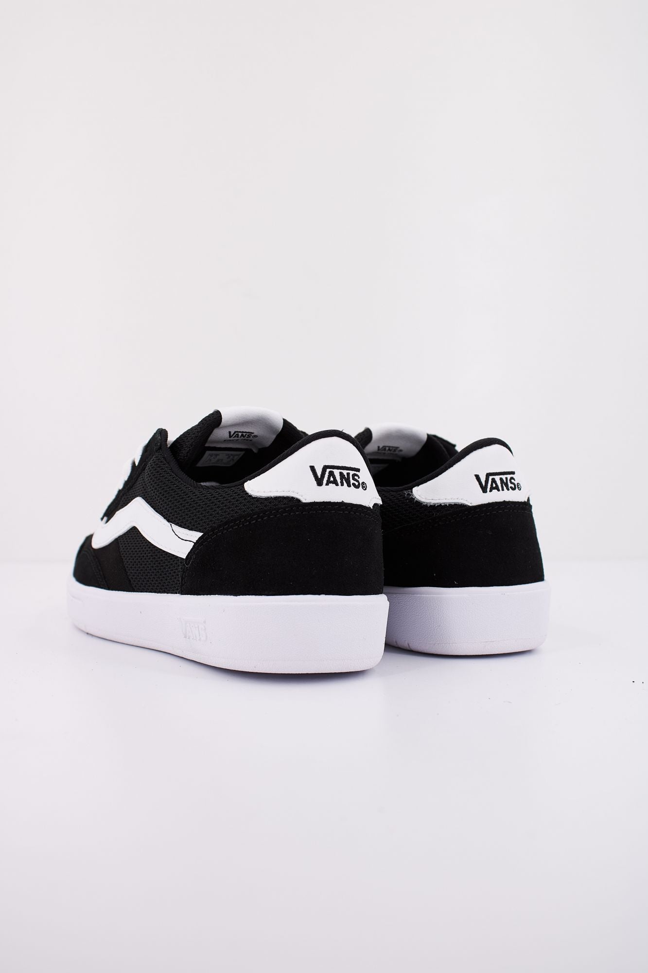 VANS CRUZE TOO CC STAPLE en color NEGRO (4)