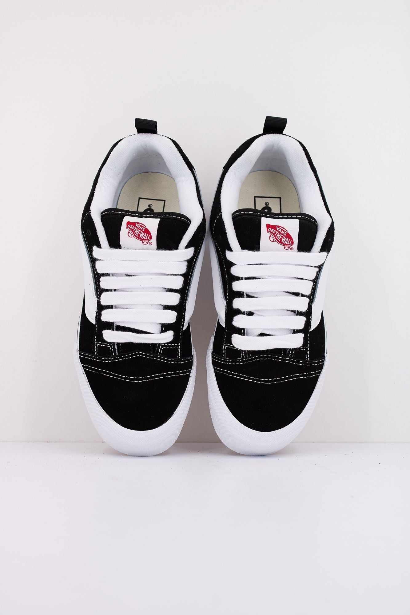 VANS KNU SKOOL en color NEGRO (4)