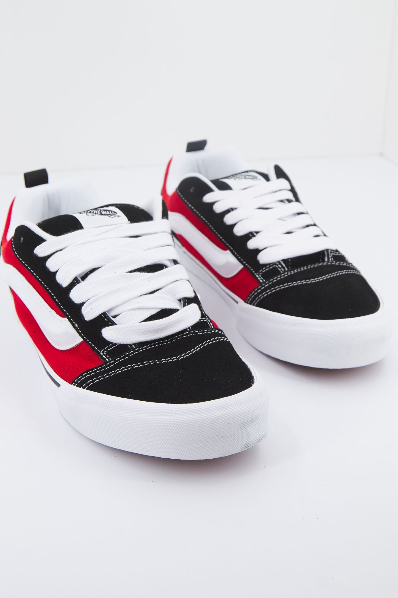 VANS KNU SKOOL en color NEGRO (2)