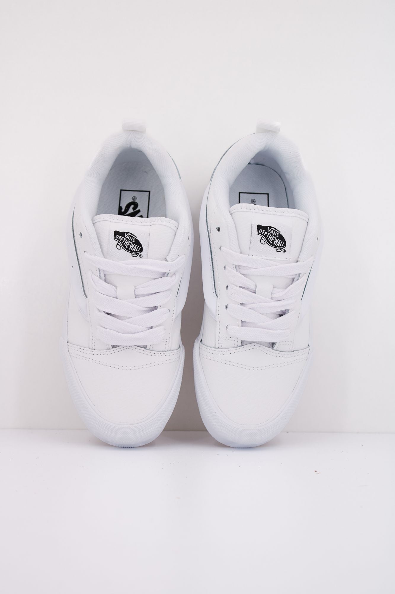 VANS  KNU SKOOL en color BLANCO (3)