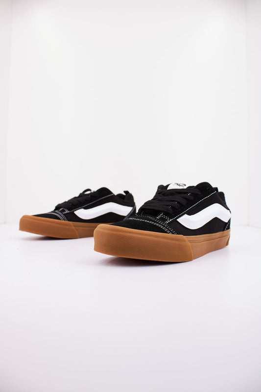 VANS  KNU SKOOL en color NEGRO (2)