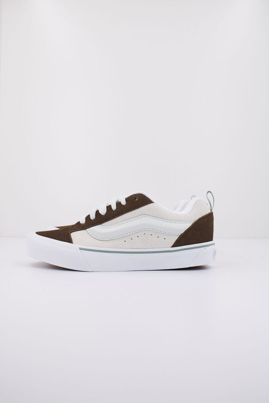 VANS KNU SKOOL en color MARRON (1)