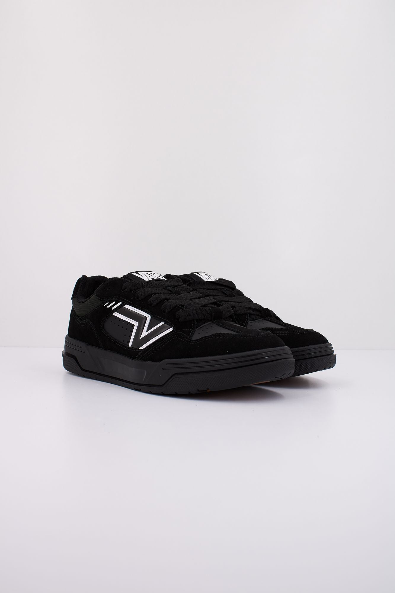 VANS UPLAND en color NEGRO (2)