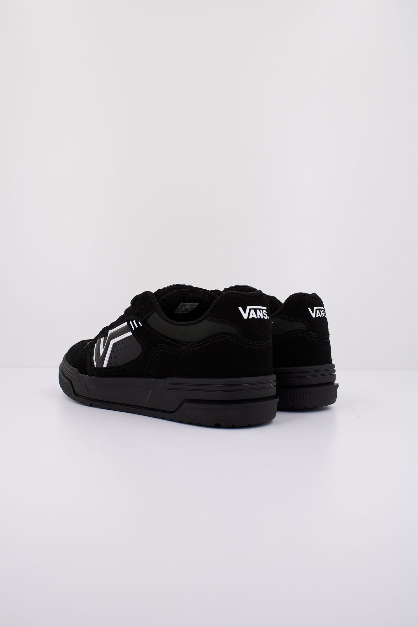 VANS UPLAND en color NEGRO (4)