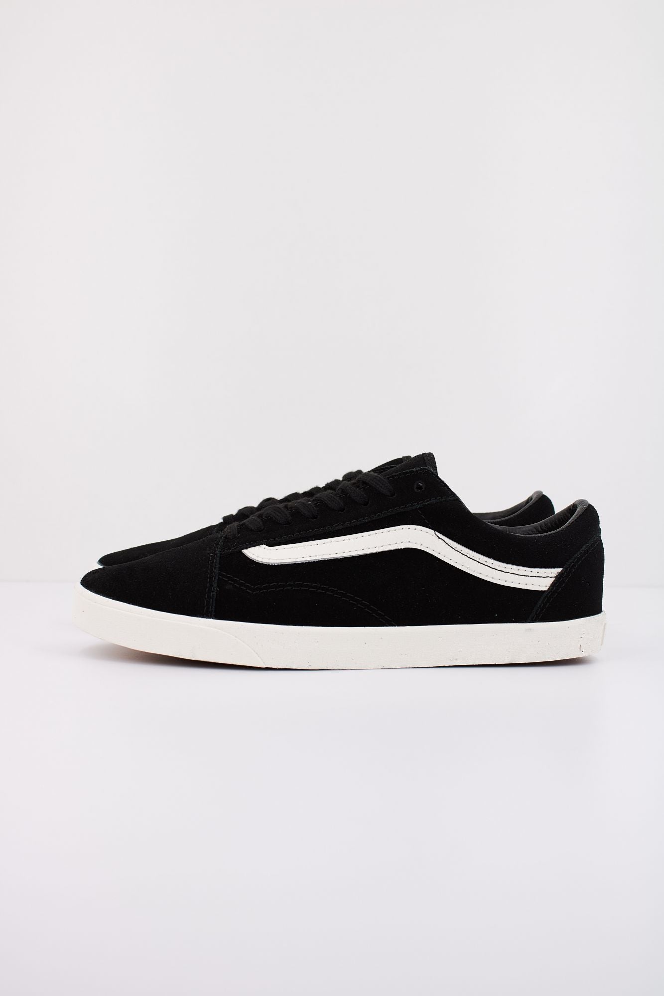 VANS OLD SKOOL LOWPRO en color NEGRO (1)