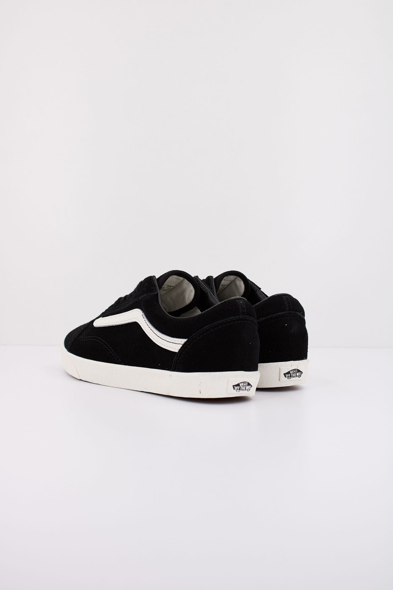 VANS OLD SKOOL LOWPRO en color NEGRO (4)