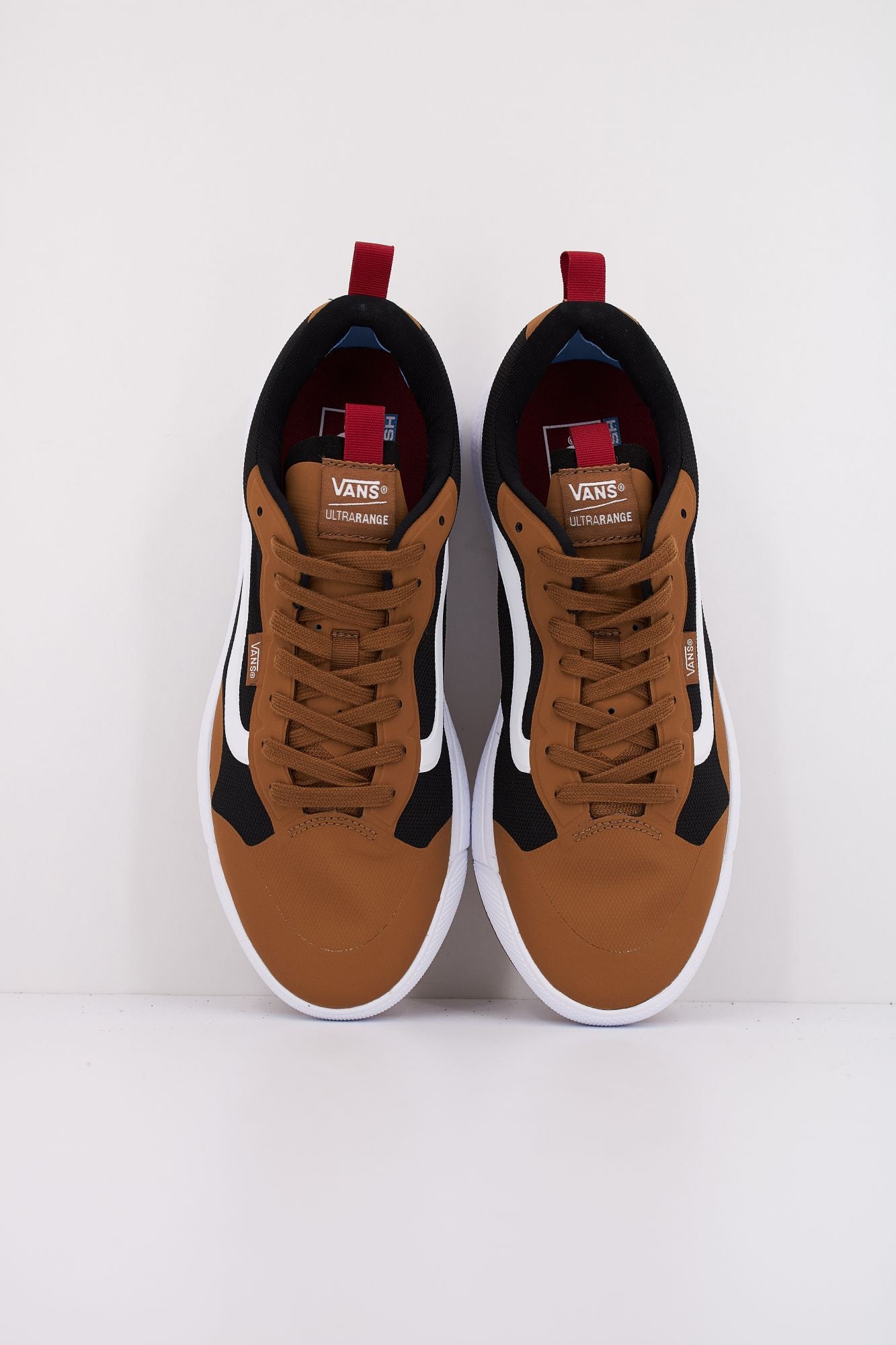 VANS MTE ULTRARANGE en color MARRON (3)