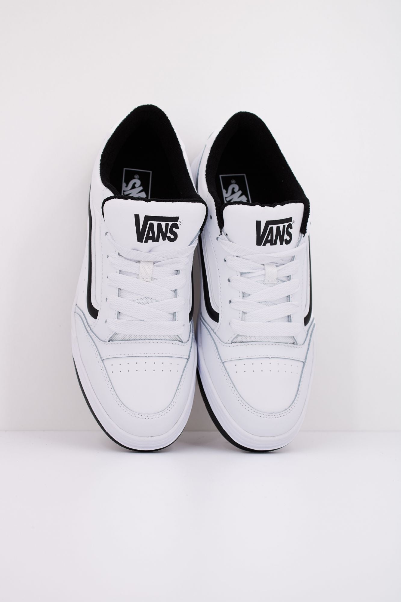 VANS HYLANE en color BLANCO (3)