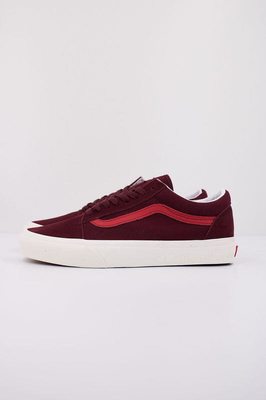 VANS UA OLD SKOOL  en color BURDEOS (1)