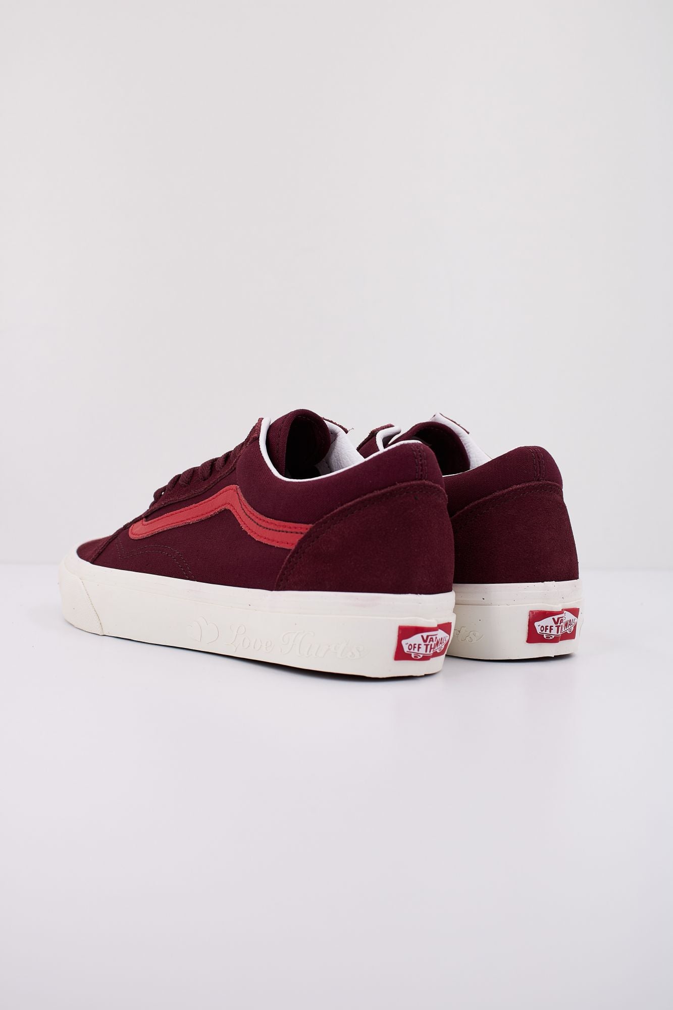 VANS UA OLD SKOOL  en color BURDEOS (4)