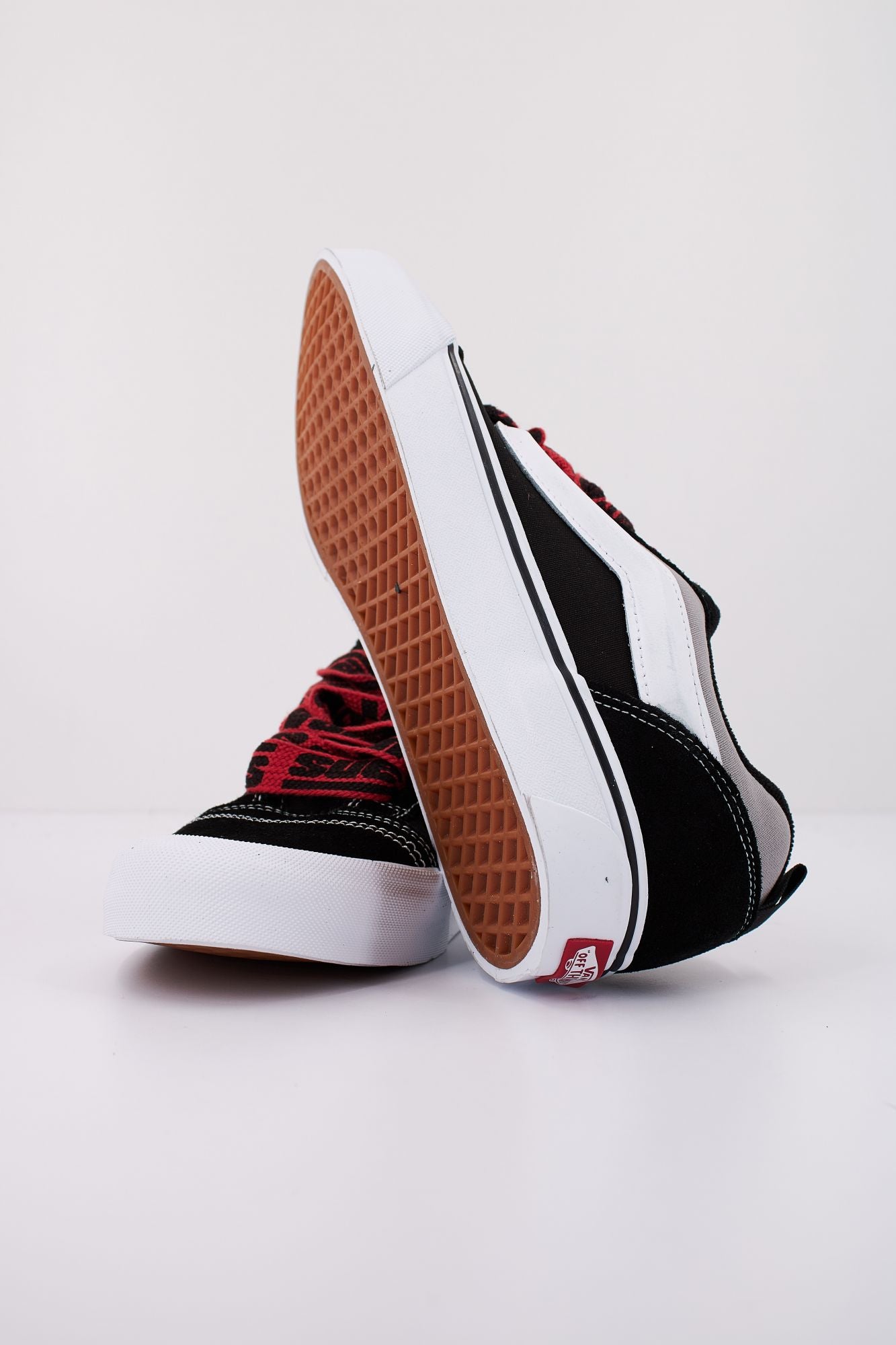 VANS KNU SKOOL en color NEGRO (5)