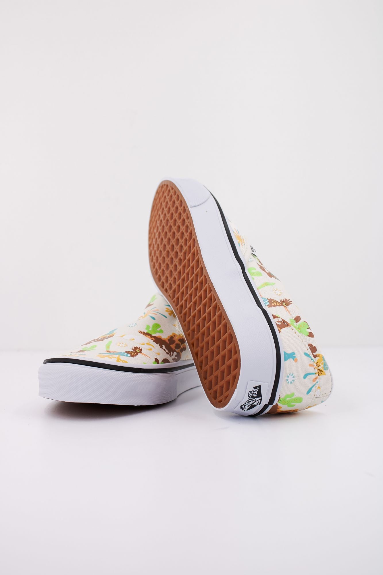 VANS  CLASSIC SLIP-ON en color BLANCO (5)