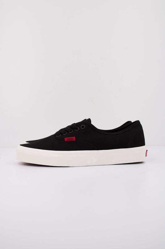 VANS AUTHENTIC  en color NEGRO (1)