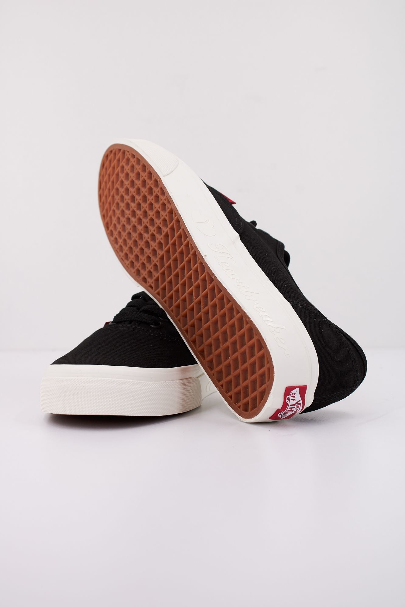 VANS AUTHENTIC  en color NEGRO (5)