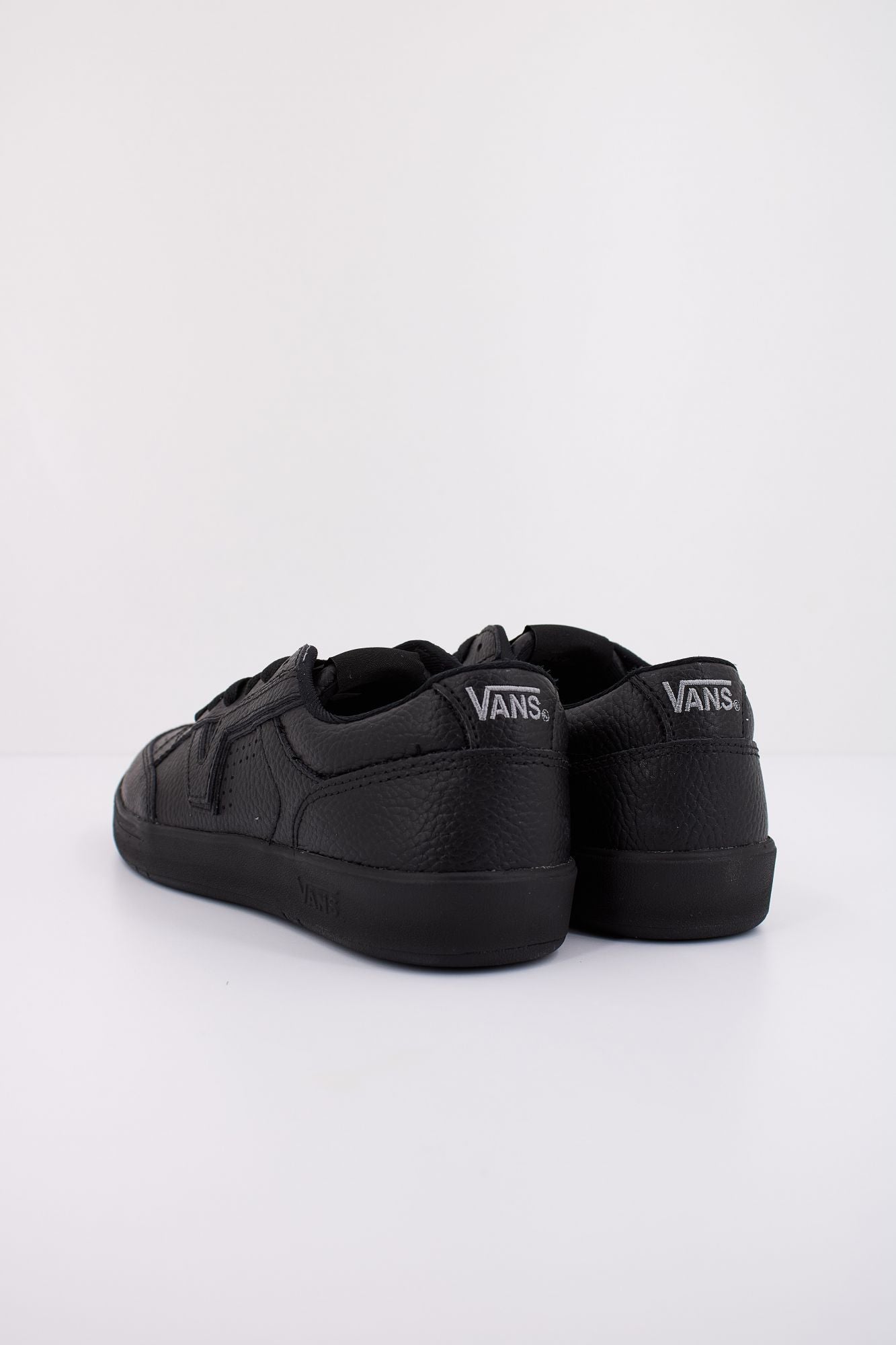 VANS LOWLAND CC en color NEGRO (4)