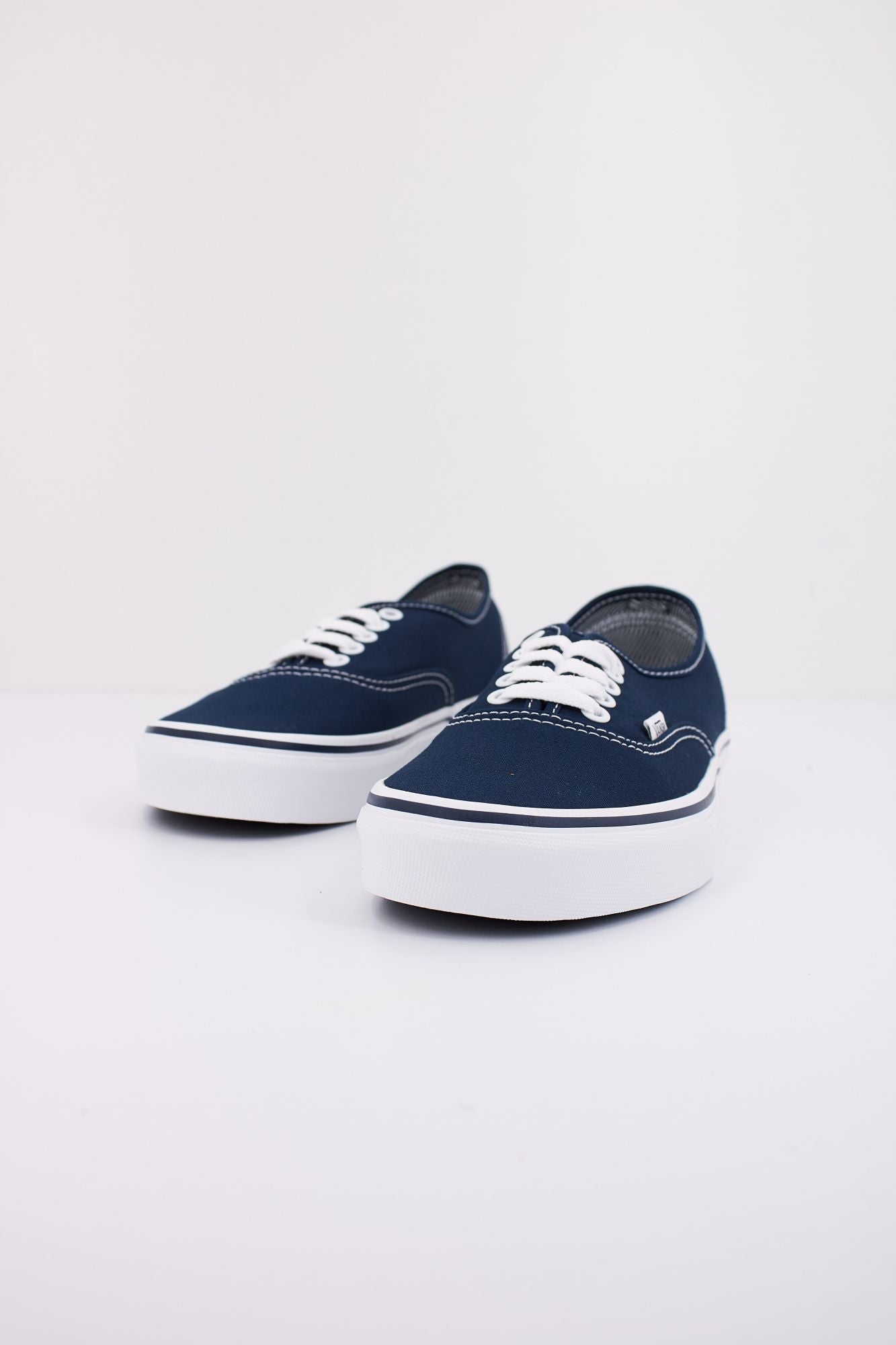 VANS AUTHENTIC en color AZUL (2)