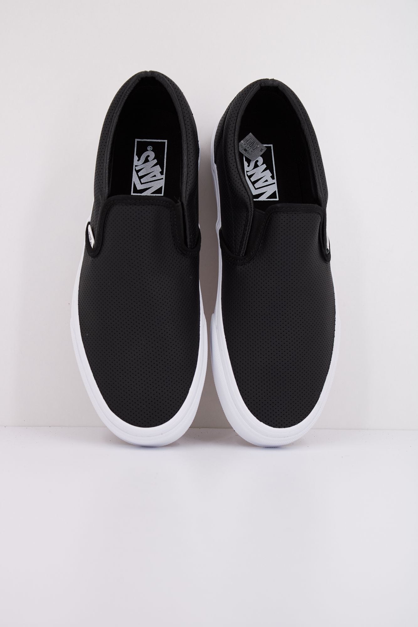 VANS CLASSIC SLIP-ON en color NEGRO (3)