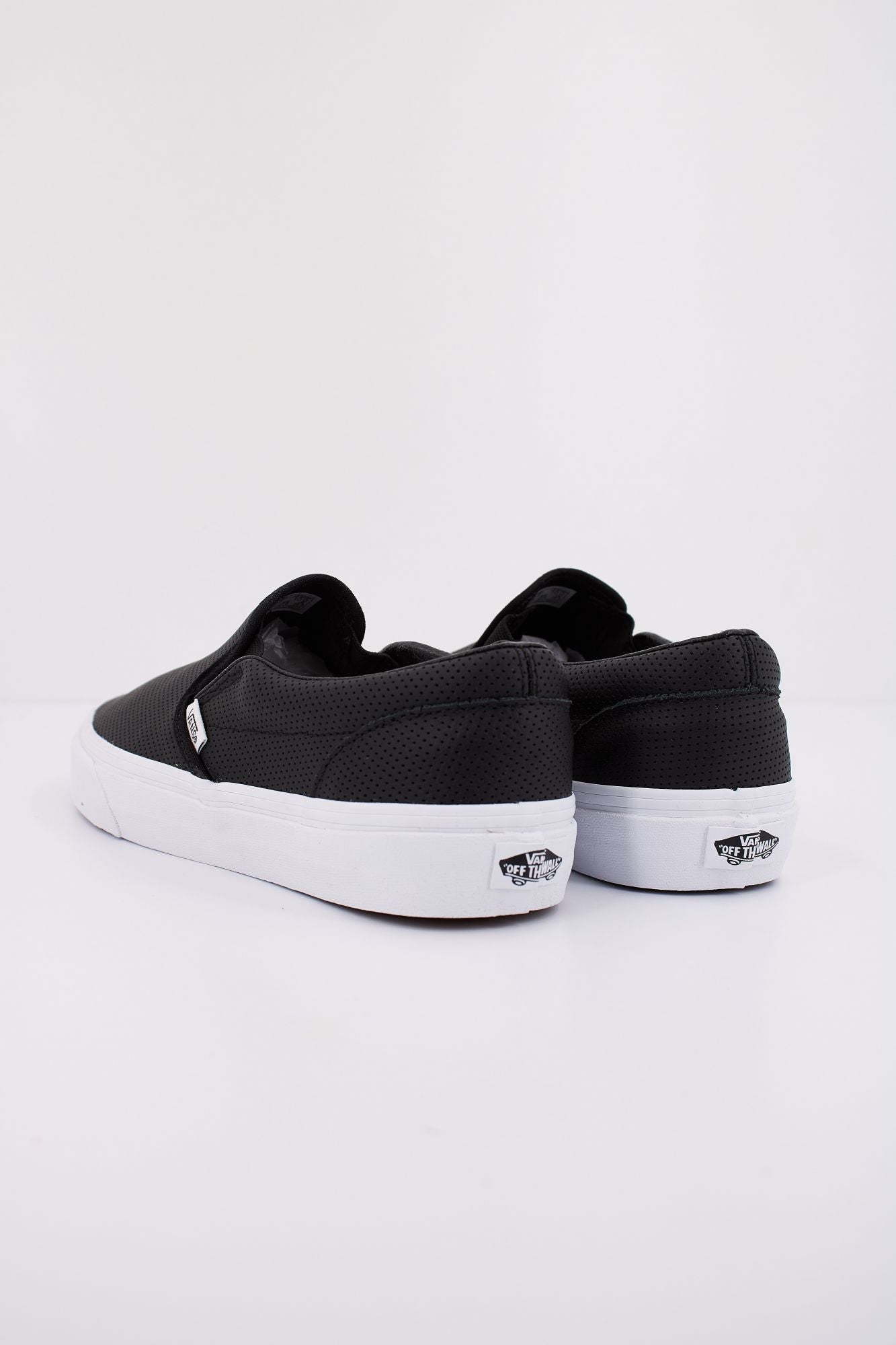 VANS CLASSIC SLIP-ON en color NEGRO (4)