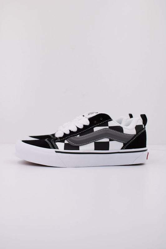 VANS KNU SKOOL MEGA CHECK en color NEGRO (1)