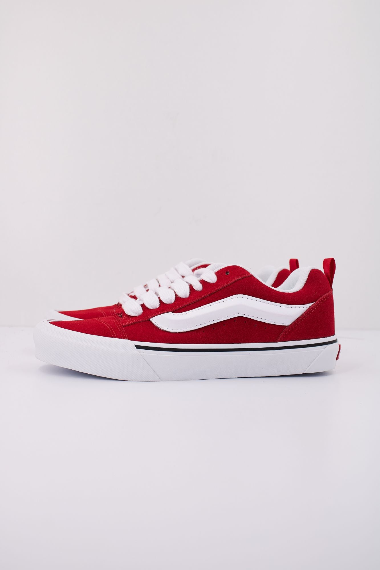 VANS KNU SKOOL en color ROJO (1)