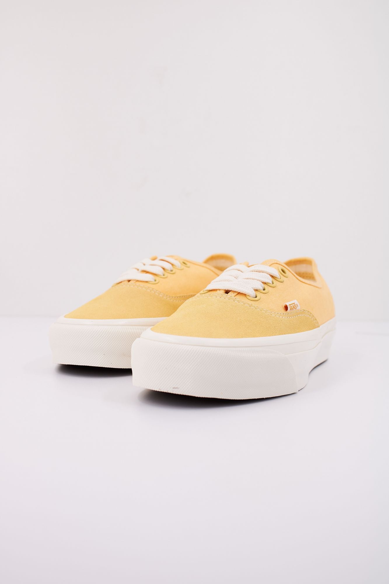 VANS  MTE AUTHENTIC REISSUE en color AMARILLO (2)