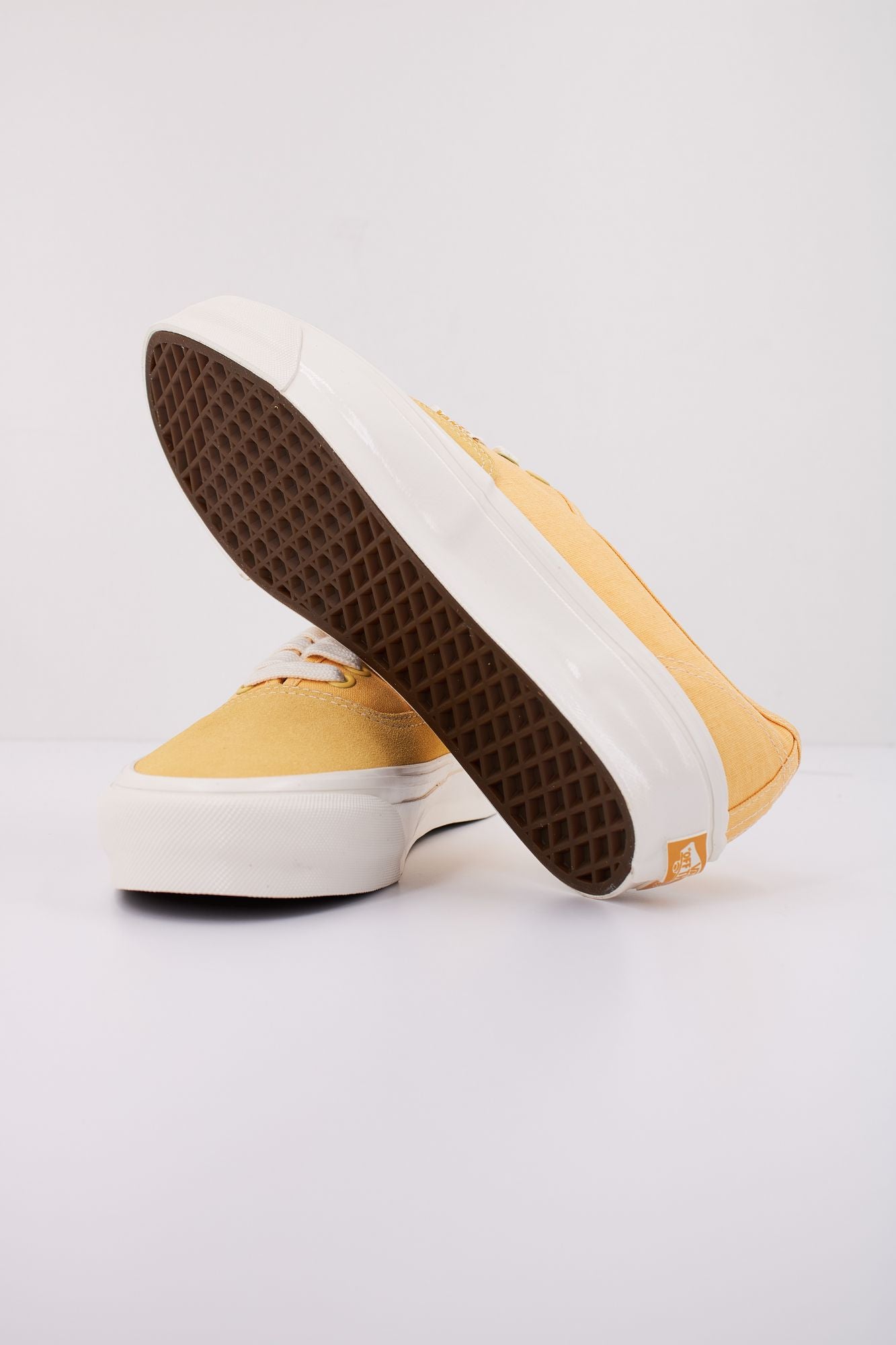 VANS  MTE AUTHENTIC REISSUE en color AMARILLO (5)